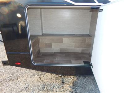 2022 Thor Chateau 31E  Bunkhouse - Photo 32 - Angola, IN 46703