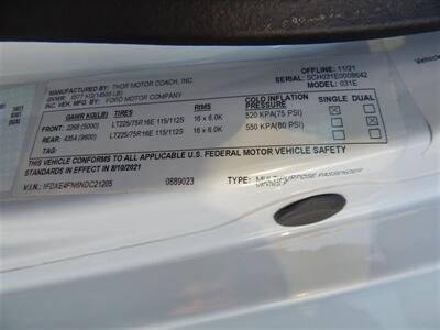 2022 Thor Chateau 31E  Bunkhouse - Photo 19 - Angola, IN 46703