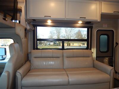 2022 Thor Chateau 31E  Bunkhouse - Photo 44 - Angola, IN 46703