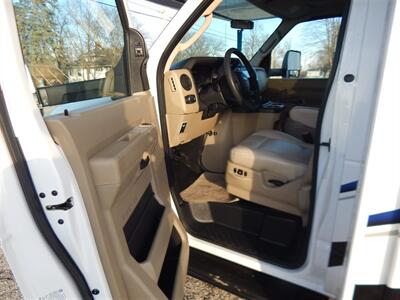 2022 Thor Chateau 31E  Bunkhouse - Photo 17 - Angola, IN 46703