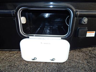 2022 Thor Chateau 31E  Bunkhouse - Photo 10 - Angola, IN 46703