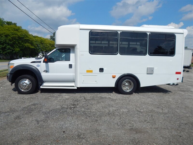 2012 FORD F-550 XL  20 passenger