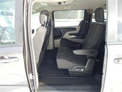 2017 Dodge Grand Caravan SE  Stow 'N' Go - Photo 14 - Angola, IN 46703
