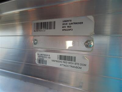 2019 Tracker Party Barge Deluxe 22DLX XP3   - Photo 14 - Angola, IN 46703