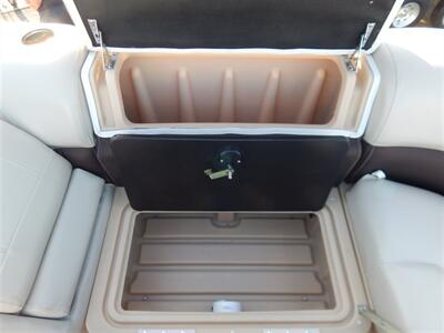 2019 Tracker Party Barge Deluxe 22DLX XP3   - Photo 17 - Angola, IN 46703