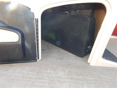 2019 Tracker Party Barge Deluxe 22DLX XP3   - Photo 24 - Angola, IN 46703