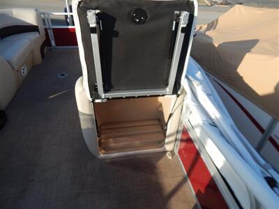 2019 Tracker Party Barge Deluxe 22DLX XP3   - Photo 23 - Angola, IN 46703