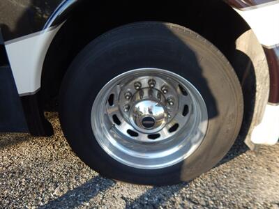 2016 Forest River Berkshire 34 QS  Cummins 340hp - Photo 17 - Angola, IN 46703