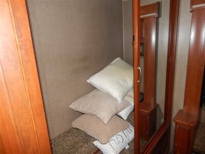 2016 Forest River Berkshire 34 QS  Cummins 340hp - Photo 44 - Angola, IN 46703