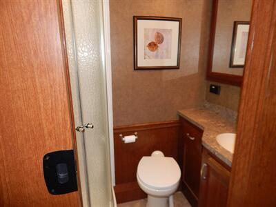 2016 Forest River Berkshire 34 QS  Cummins 340hp - Photo 37 - Angola, IN 46703