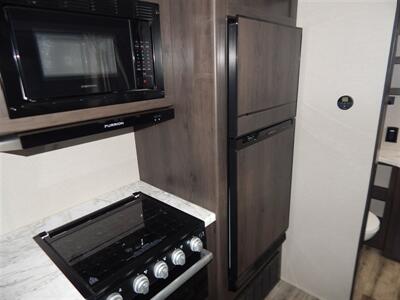 2023 Grand Design Transcend Xplor 23BH   - Photo 19 - Angola, IN 46703