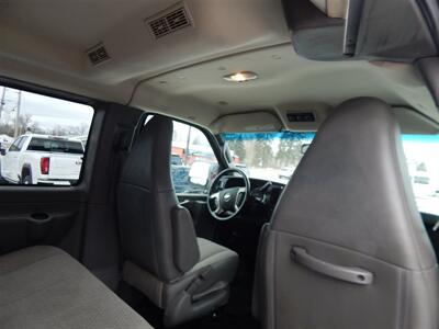 2017 Chevrolet Express LT 3500  15 Passenger - Photo 13 - Angola, IN 46703