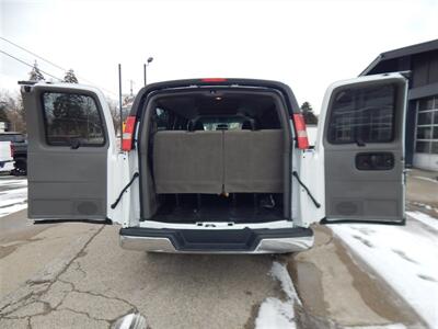 2017 Chevrolet Express LT 3500  15 Passenger - Photo 14 - Angola, IN 46703
