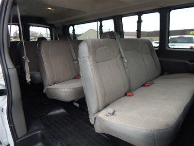 2017 Chevrolet Express LT 3500  15 Passenger - Photo 12 - Angola, IN 46703