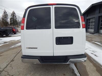 2017 Chevrolet Express LT 3500  15 Passenger - Photo 4 - Angola, IN 46703