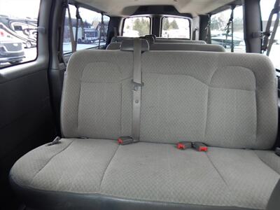 2017 Chevrolet Express LT 3500  15 Passenger - Photo 23 - Angola, IN 46703