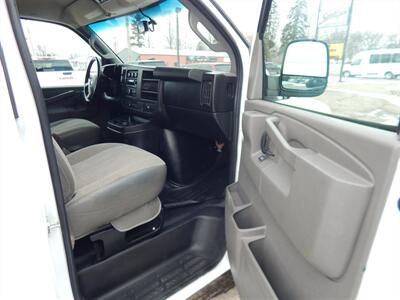2017 Chevrolet Express LT 3500  15 Passenger - Photo 9 - Angola, IN 46703