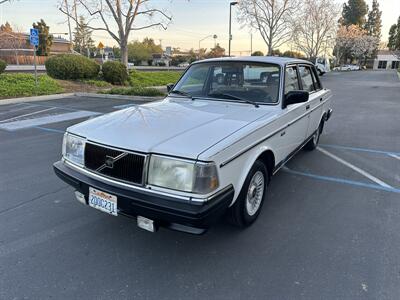 1987 Volvo 240 DL   - Photo 1 - Campbell, CA 95008
