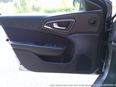 2015 Chrysler 200 Limited   - Photo 9 - Smithfield, NC 27577