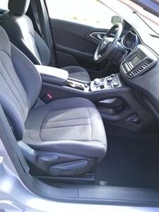 2015 Chrysler 200 Limited   - Photo 17 - Smithfield, NC 27577