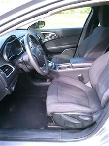 2015 Chrysler 200 Limited   - Photo 13 - Smithfield, NC 27577
