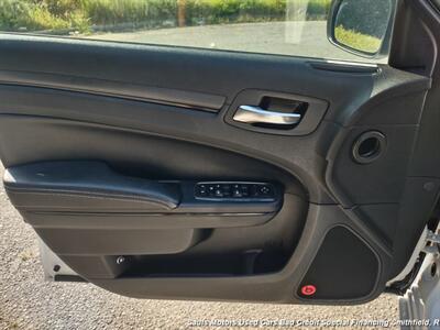 2013 Chrysler 300 Series S   - Photo 9 - Smithfield, NC 27577