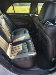 2013 Chrysler 300 Series S   - Photo 15 - Smithfield, NC 27577