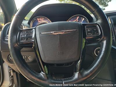 2013 Chrysler 300 Series S   - Photo 10 - Smithfield, NC 27577