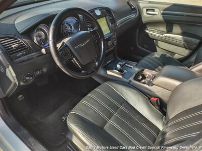2013 Chrysler 300 Series S   - Photo 13 - Smithfield, NC 27577