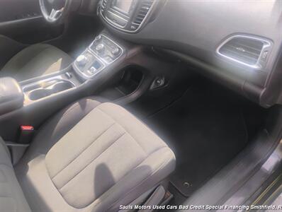 2015 Chrysler 200 Limited   - Photo 15 - Smithfield, NC 27577
