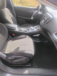 2015 Chrysler 200 Limited   - Photo 14 - Smithfield, NC 27577