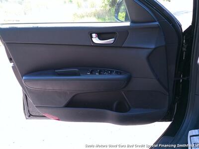 2018 Kia Optima LX - Photo 9 - Smithfield, NC 27577