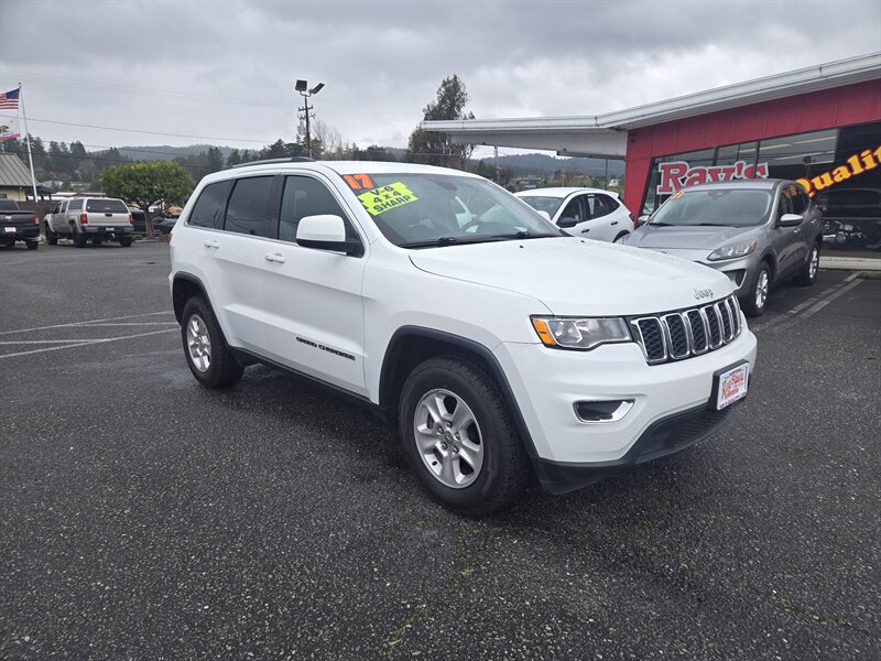 2017 Jeep Grand Cherokee Laredo E  