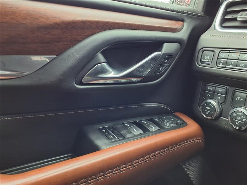 2023 GMC Yukon Denali Ultimate - Photo 16 - Carmichaels, PA 15320