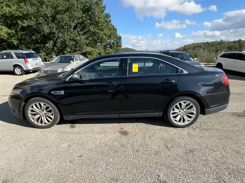 2017 Ford Taurus Limited   - Photo 1 - Carmichaels, PA 15320