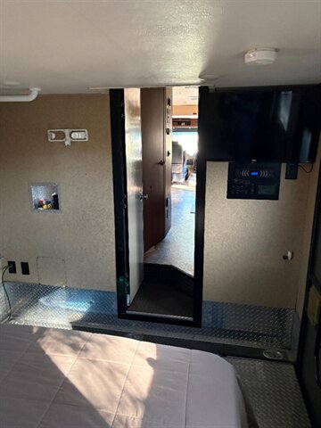 2016 Ford outlaw Thor - Photo 10 - Carmichaels, PA 15320