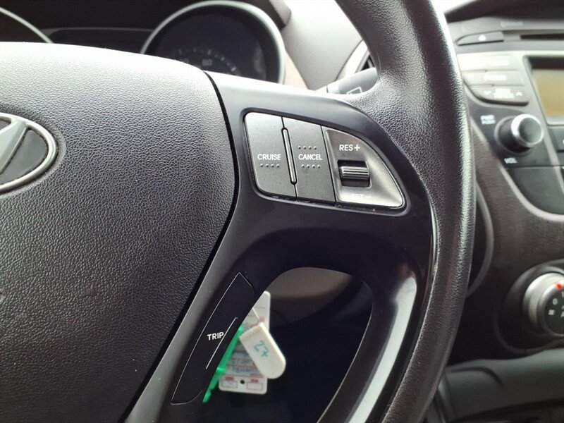 2015 Hyundai TUCSON GLS - Photo 12 - Carmichaels, PA 15320