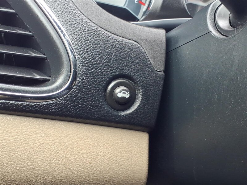 2012 Chrysler 200 Touring - Photo 16 - Carmichaels, PA 15320