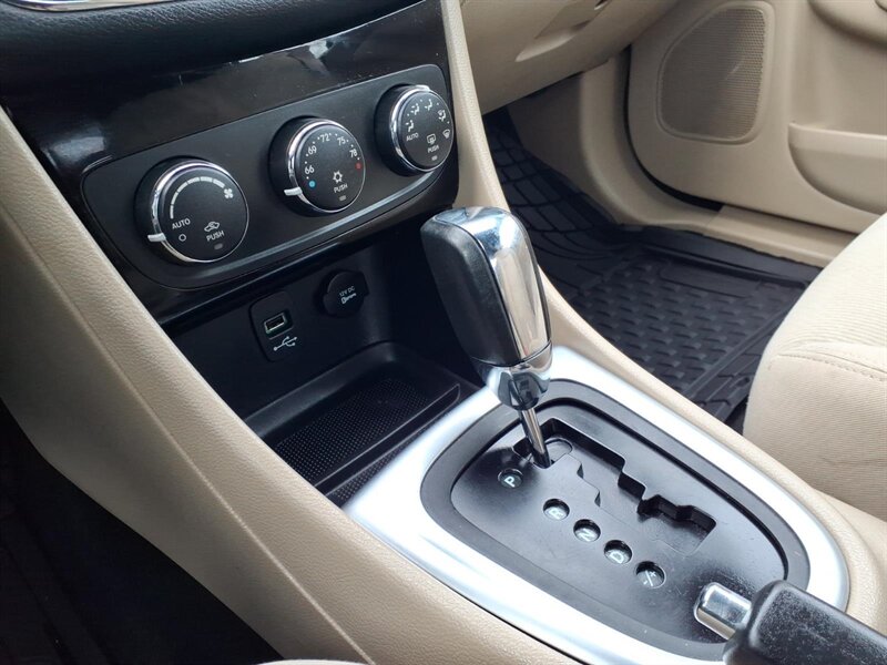 2012 Chrysler 200 Touring - Photo 13 - Carmichaels, PA 15320