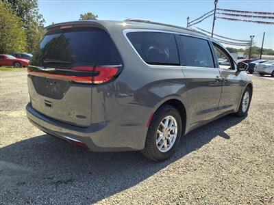 2022 Chrysler Pacifica Touring L   - Photo 4 - Carmichaels, PA 15320