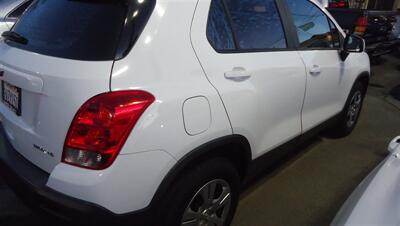 2016 Chevrolet Trax LS - Photo 4 - Van Nuys, CA 91405