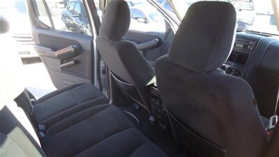 2010 Ford Explorer Sport Trac XLT   - Photo 14 - Van Nuys, CA 91405