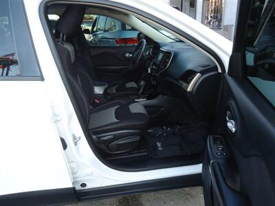 2015 Jeep Cherokee Sport   - Photo 15 - Van Nuys, CA 91405