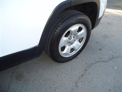 2015 Jeep Cherokee Sport   - Photo 26 - Van Nuys, CA 91405