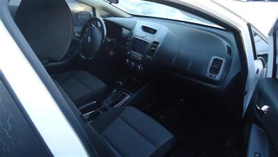 2017 Kia Forte S   - Photo 8 - Van Nuys, CA 91405