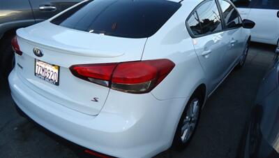 2017 Kia Forte S   - Photo 6 - Van Nuys, CA 91405