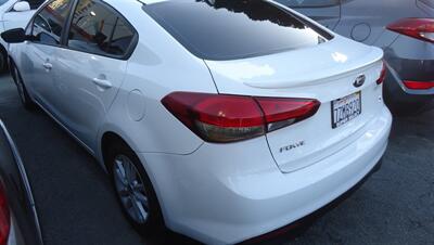 2017 Kia Forte S   - Photo 4 - Van Nuys, CA 91405