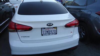 2017 Kia Forte S   - Photo 5 - Van Nuys, CA 91405