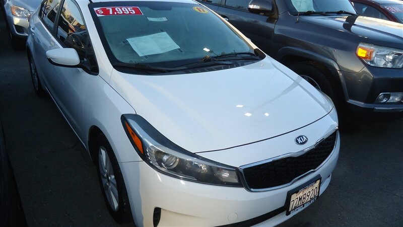 2017 Kia Forte S   - Photo 1 - Van Nuys, CA 91405
