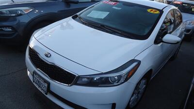 2017 Kia Forte S   - Photo 2 - Van Nuys, CA 91405